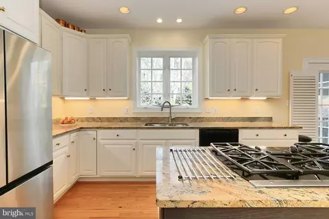 Kitchen - 3706 Rust Rd, Annandale, VA 22003 photo 3 of 7