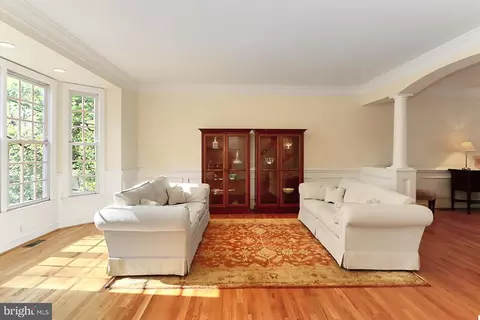 Living - 3706 Rust Rd, Annandale, VA 22003 photo 2 of 8