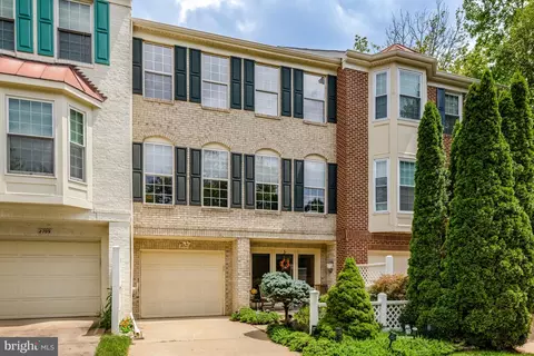2711 Baronhurst Dr, Vienna, VA 22181