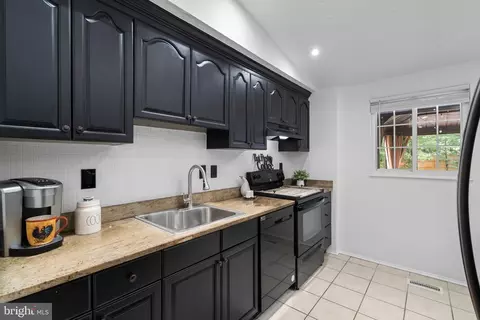 8767 Cold Plain Ct, Springfield, VA 22153 photo 12