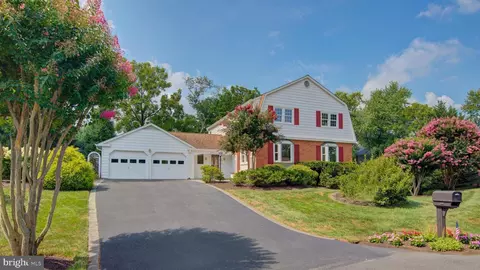 10405 Trumpeter Ct, Vienna, VA 22182