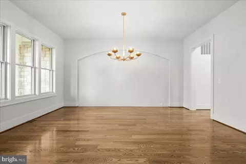 8407 Holly Leaf Dr, Mclean, VA 22102 photo 4