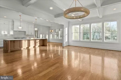 8407 Holly Leaf Dr, Mclean, VA 22102 photo 6