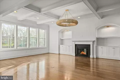 8407 Holly Leaf Dr, Mclean, VA 22102 photo 5