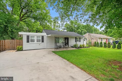 3908 Elmwood Dr, Alexandria, VA 22303