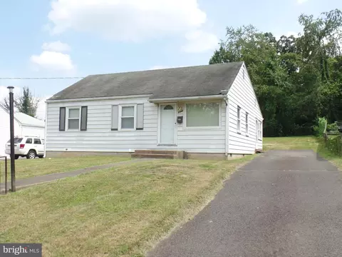 7727 Lisle Ave, Falls Church, VA 22043