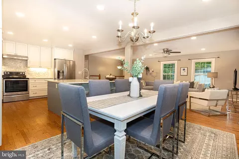 9626 Shipwright Dr, Burke, VA 22015 photo 5