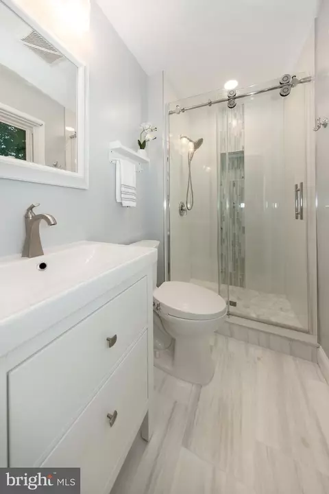9626 Shipwright Dr, Burke, VA 22015 photo 16