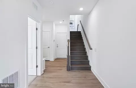 10812 Willow Ter, Fairfax, VA 22030