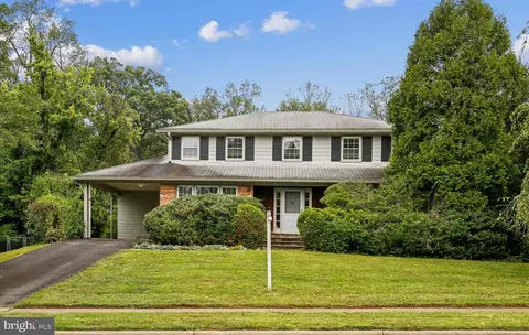 1931 Powhatan St, Falls Church, VA 22043
