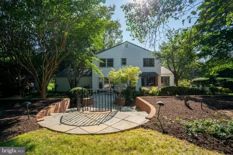 Exterior - 1197 Meadow Green Ln, Mclean, VA 22102 photo 20 of 33