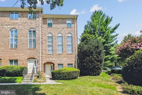 3710 Madison Ln, Falls Church, VA 22041