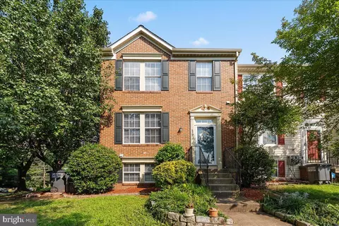 6201 Bella Dr, Centreville, VA 20121