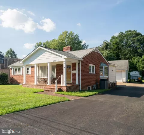 2700 Schooley Dr, Alexandria, VA 22306