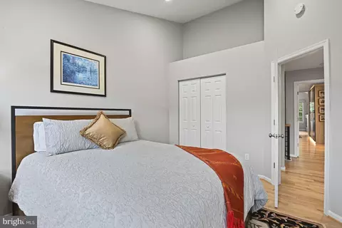 Bedroom - 1978 Logan Manor Dr, Reston, VA 20190 photo 3 of 4