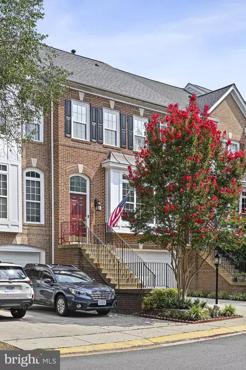 Exterior - 1978 Logan Manor Dr, Reston, VA 20190 photo 2 of 7