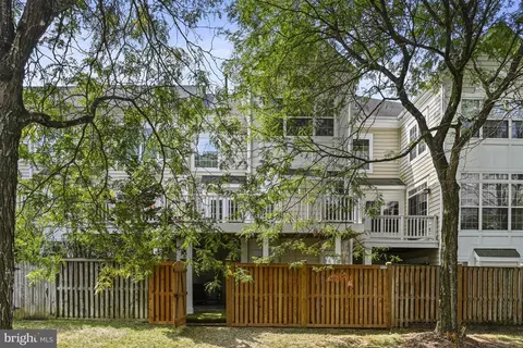 Exterior - 1978 Logan Manor Dr, Reston, VA 20190 photo 7 of 7