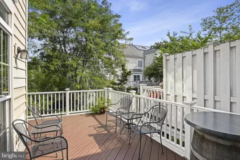 Exterior - 1978 Logan Manor Dr, Reston, VA 20190 photo 4 of 7