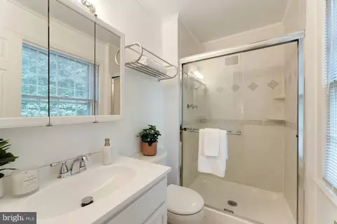 Bath - 11522 Running Cedar Rd, Reston, VA 20191 photo 2 of 3