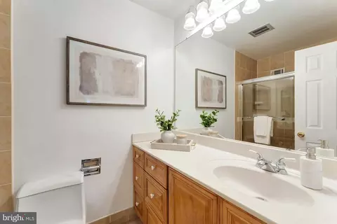 Bath - 11522 Running Cedar Rd, Reston, VA 20191 photo 3 of 3