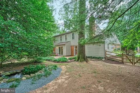 Exterior - 11522 Running Cedar Rd, Reston, VA 20191 photo 6 of 8