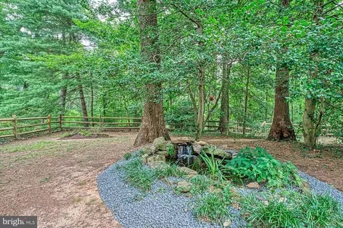 Exterior - 11522 Running Cedar Rd, Reston, VA 20191 photo 5 of 8