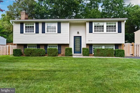 9810 Brightlea Dr, Vienna, VA 22181