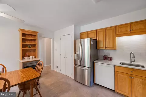 Kitchen - 7710 Huntmaster Ln, Mclean, VA 22102 photo 3 of 4