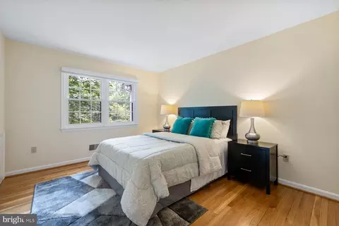 Bedroom - 7710 Huntmaster Ln, Mclean, VA 22102 photo 4 of 6