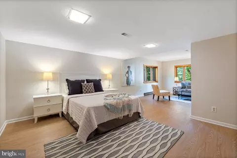 Bedroom - 7710 Huntmaster Ln, Mclean, VA 22102 photo 6 of 6