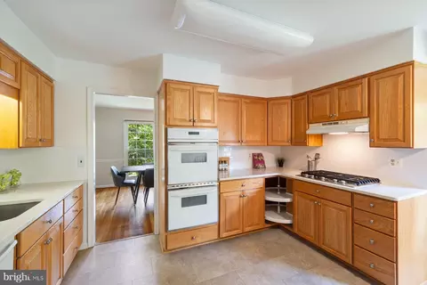 Kitchen - 7710 Huntmaster Ln, Mclean, VA 22102 photo 4 of 4