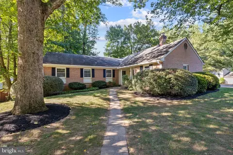 7710 Huntmaster Ln, Mclean, VA 22102