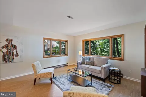 Living - 7710 Huntmaster Ln, Mclean, VA 22102 photo 8 of 8