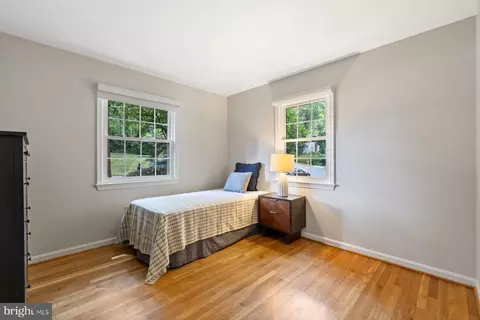 Bedroom - 7710 Huntmaster Ln, Mclean, VA 22102 photo 5 of 6