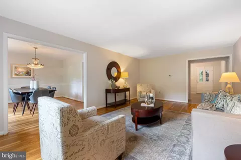 Living - 7710 Huntmaster Ln, Mclean, VA 22102 photo 3 of 8