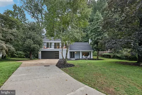6400 Recreation Ln, Falls Church, VA 22041