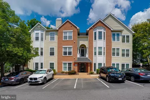 4138 Fountainside Ln #A302, Fairfax, VA 22030