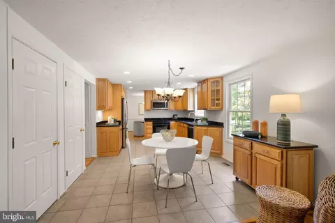 7214 Adrienne Glen Ave, Springfield, VA 22152 photo 22