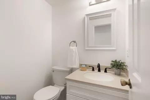 7214 Adrienne Glen Ave, Springfield, VA 22152 photo 28
