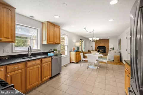 7214 Adrienne Glen Ave, Springfield, VA 22152 photo 17