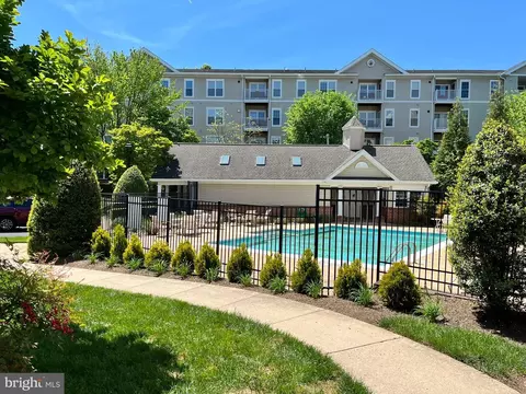 7011 Falls Reach Dr #309, Falls Church, VA 22043