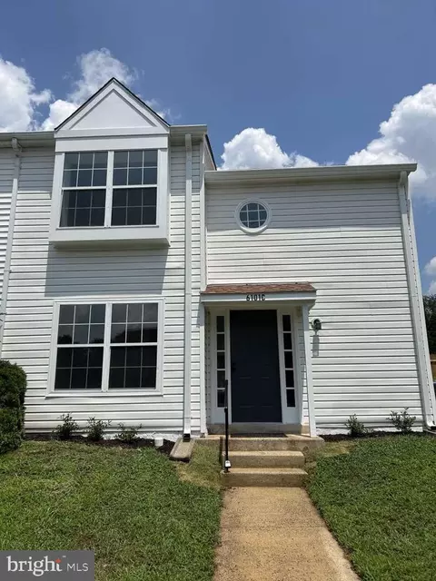 6101 C Hoskins Hollow Cir, Centreville, VA 20121