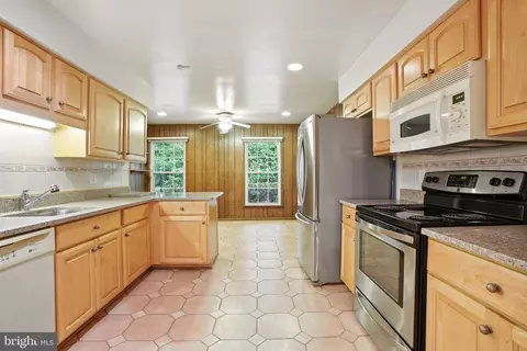 2359 Tumbletree Way, Reston, VA 20191 photo 12