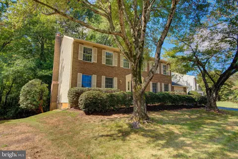 10901 Santa Clara Dr, Fairfax, VA 22030