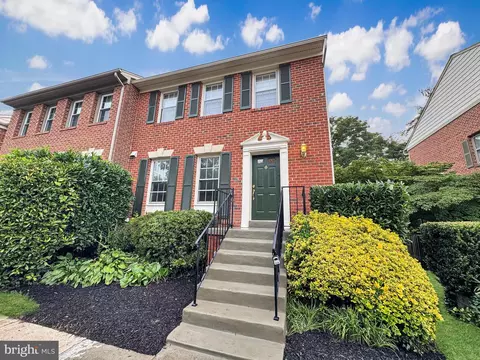 3116 Windwood Farms Dr, Oakton, VA 22124