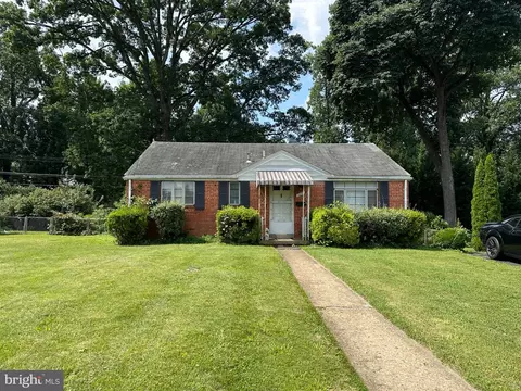 7239 Deborah Dr, Falls Church, VA 22046