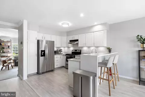 6509 Serenade Pl, Springfield, VA 22150 photo 4