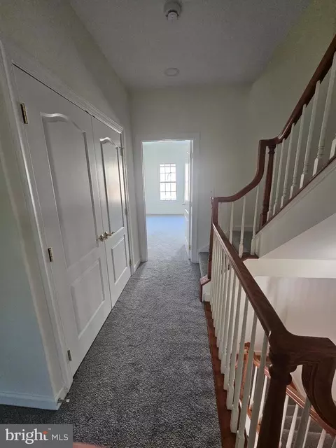 Entry Way - 1652 Colonial Hills Dr, Mclean, VA 22102 photo 5 of 8