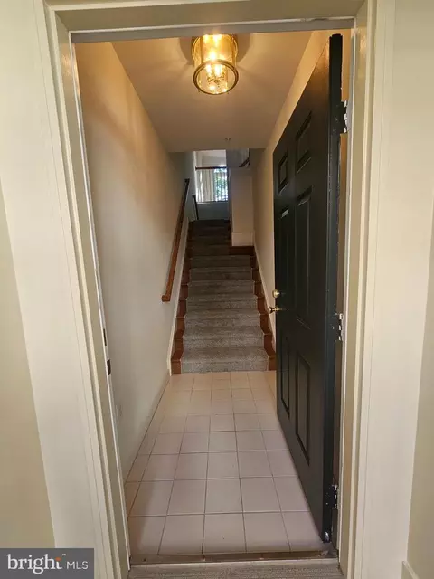 Entry Way - 1652 Colonial Hills Dr, Mclean, VA 22102 photo 8 of 8