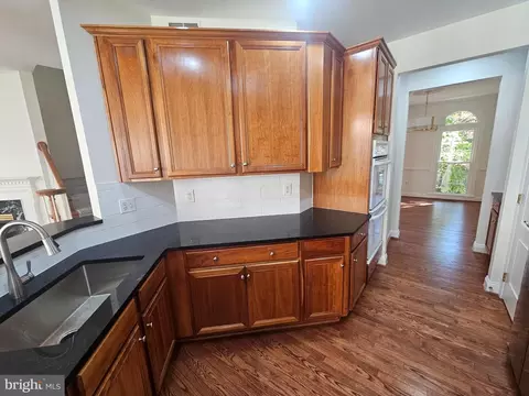 Kitchen - 1652 Colonial Hills Dr, Mclean, VA 22102 photo 3 of 5